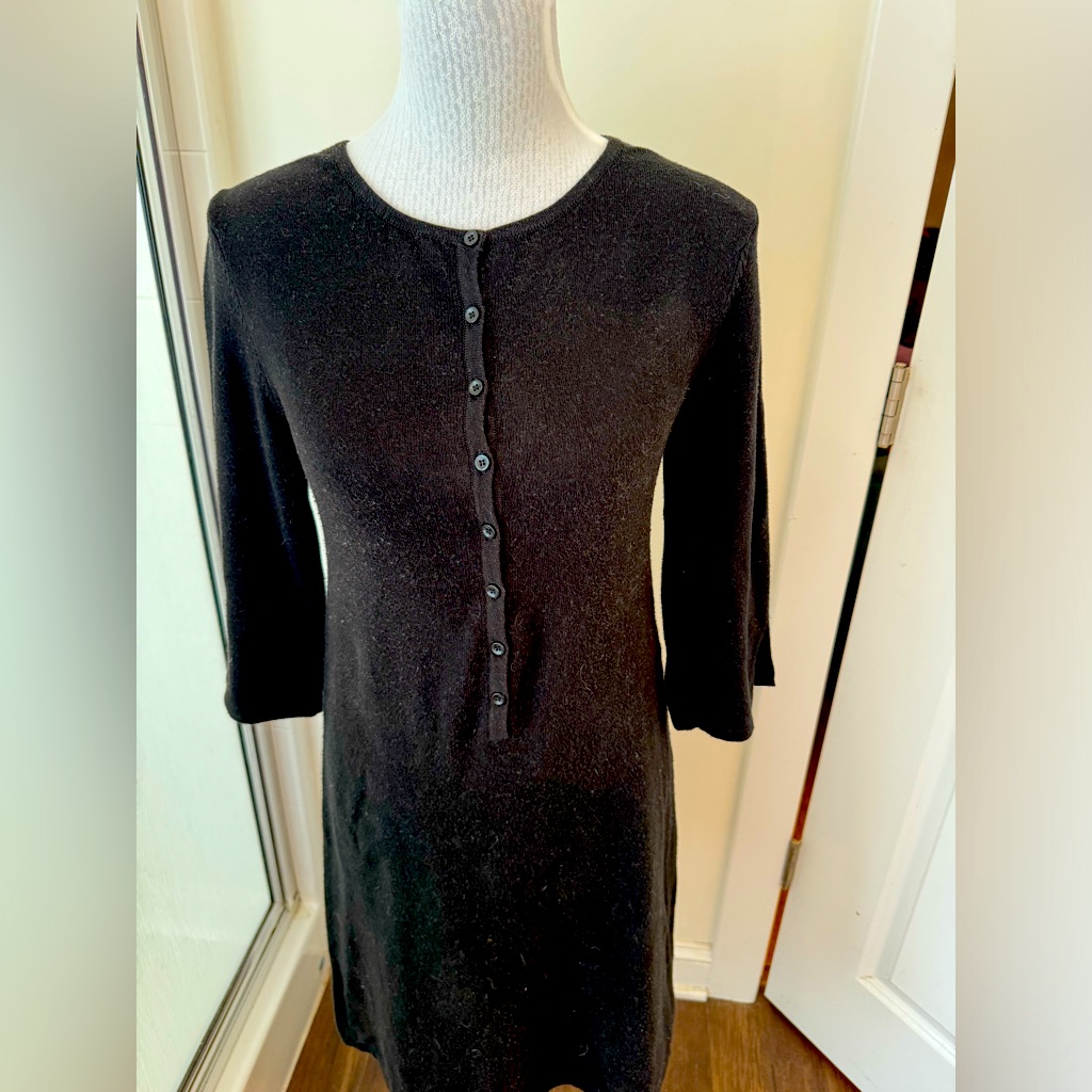 525 America Black Size Small